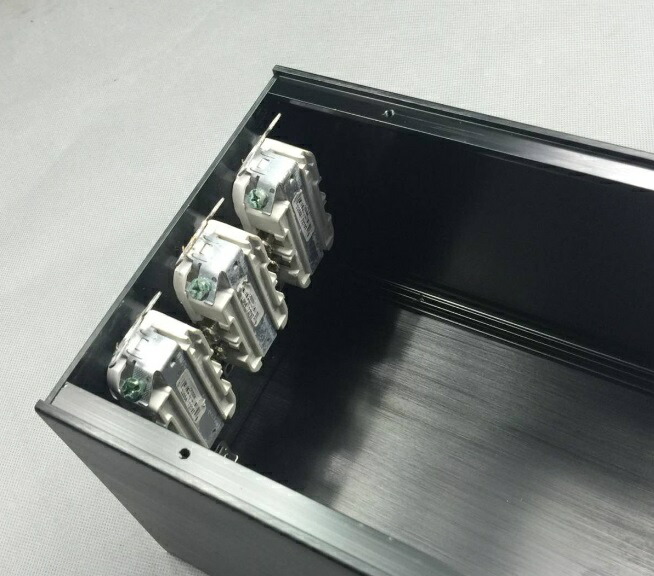 楽天市場】総アルミ製シャーシケース オーディオ用 6口タップ 電源