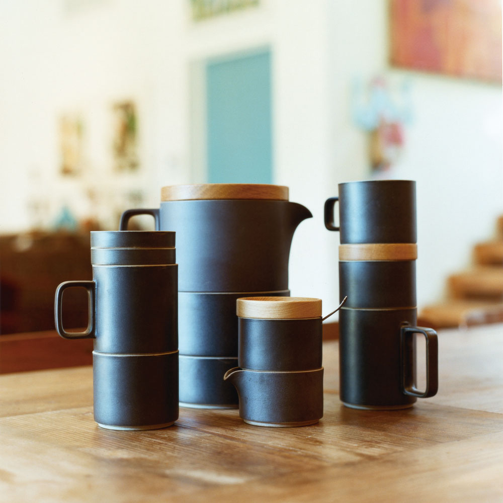 HASAMIPORCELAIN黒とベージュのマグカップと食器のセット HASAMI CUP