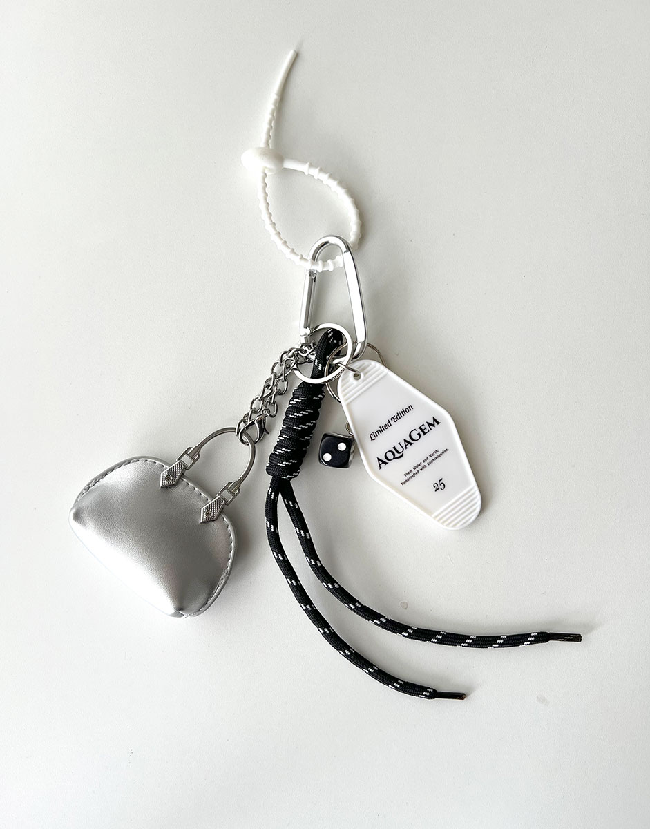 楽天市場】【SS限定クーポン配布中】シルバーバッグチャーム ホワイト