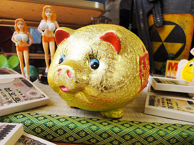 楽天市場】金運財運を招く縁起のいい金のブタさん 貯金箱 子豚 Sサイズ