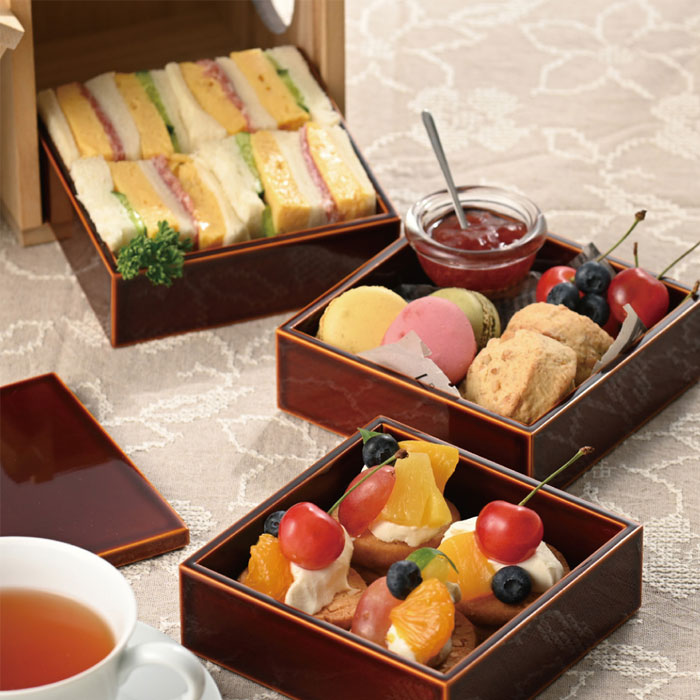 楽天市場】遊山箱 春慶三段重 野外にも持ち出せる手提げ式弁当箱