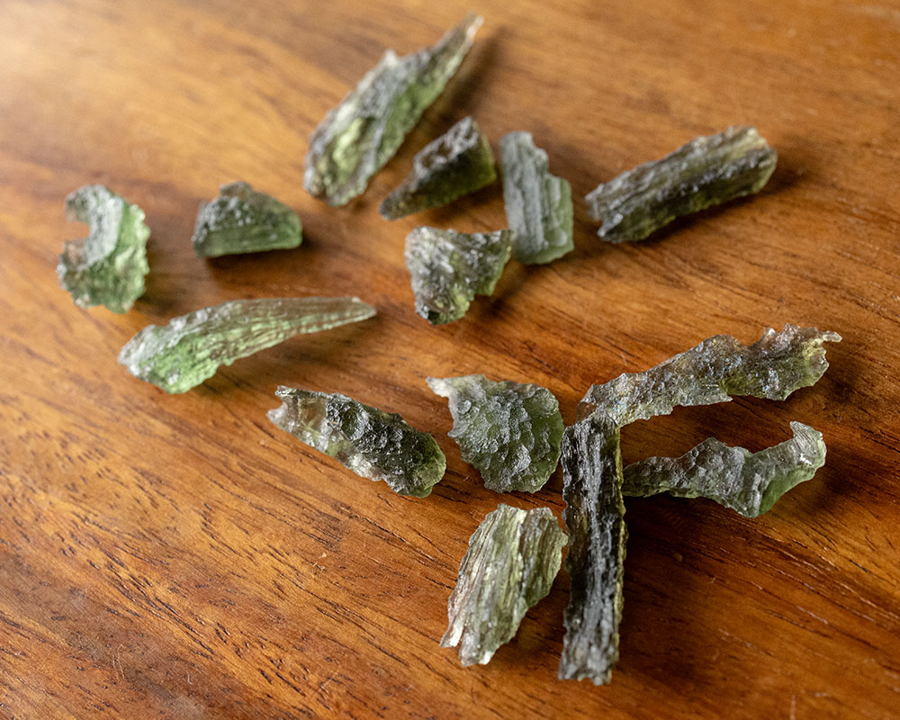 楽天市場】隕石 モルダバイト 原石の通販