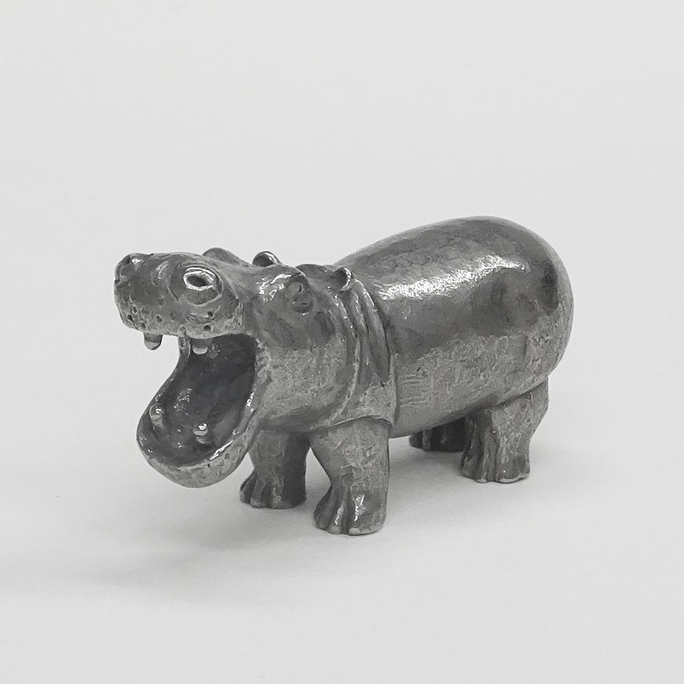 楽天市場】口を開けた子どもカバ（中） 置物 フィギュア オブジェ 村中