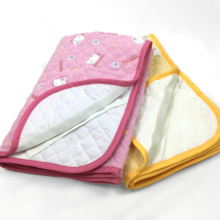 楽天市場】キルトシーツ ハーフサイズ サンリオ ハローキティ(なでしこ