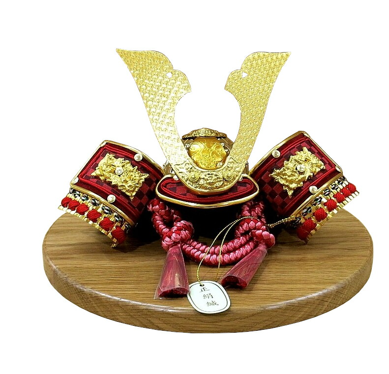 楽天市場】コンパクト レッド 兜飾り 8611 （毛バタキ付き）五月人形