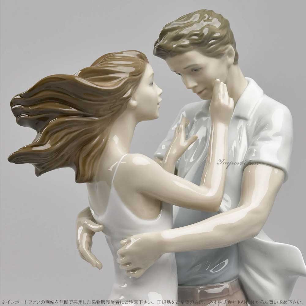 楽天市場】リヤドロ 優しい波に包まれて 海 恋人 置物 01008473 LLADRO