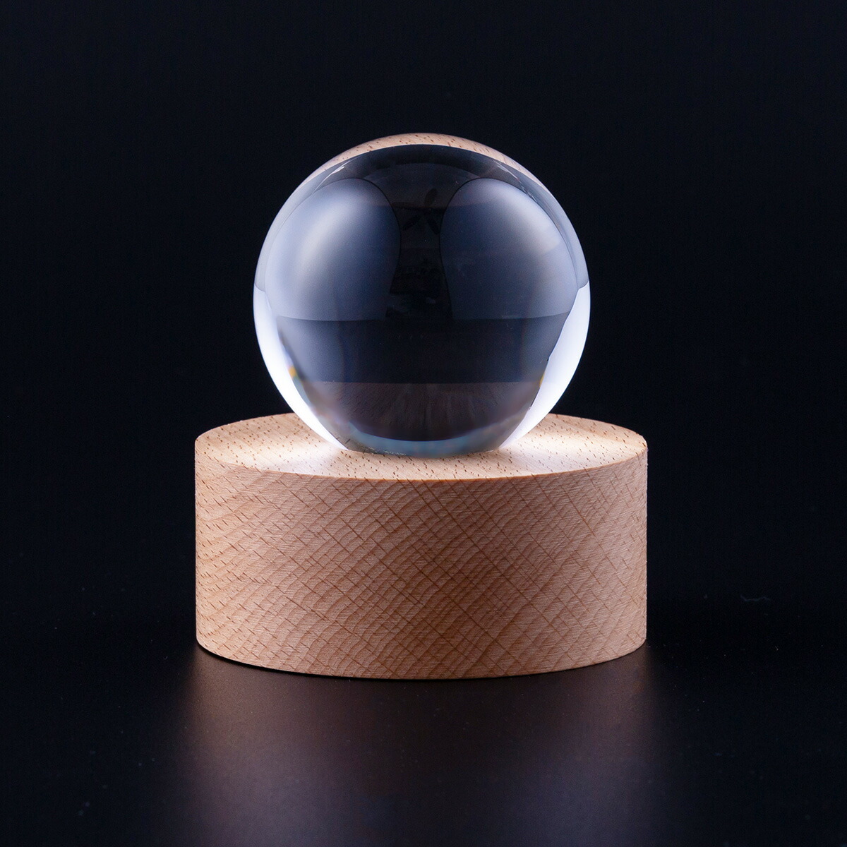 楽天市場】開運 水晶玉 クリスタル 60mm クリア 紫台座 木製LED台座