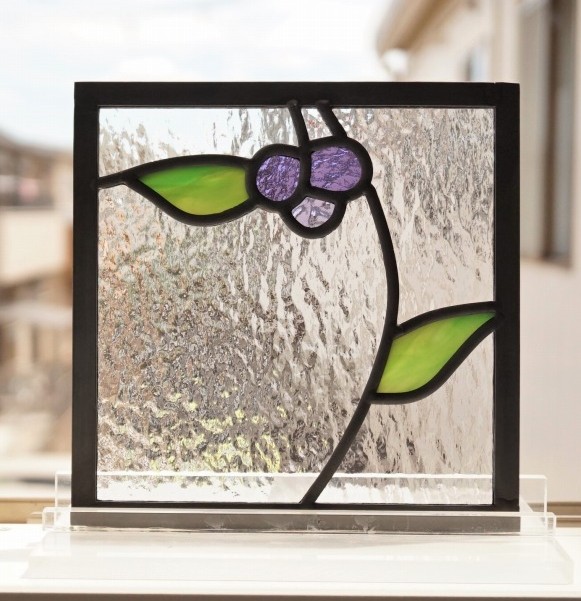 楽天市場】ステンドグラス パネル 住宅用 葉っぱと3つのむらさきの実