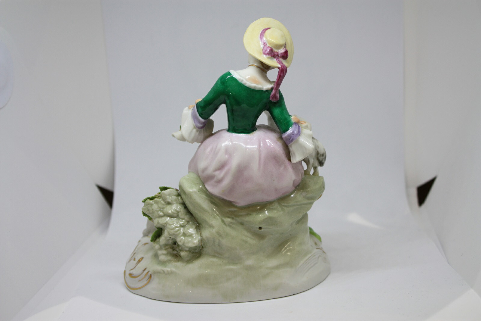 楽天市場】sitzendorf ジッツェンドルフ花畑と羊と戯れる女性 陶器置物