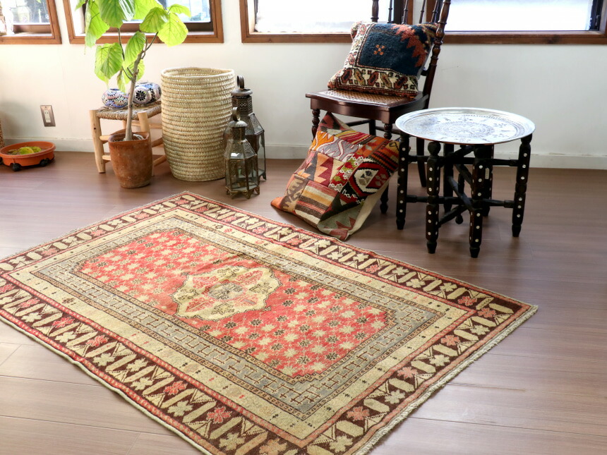 楽天市場】トライバルラグ トルコ絨毯 手織り 162×106cm アナトリア