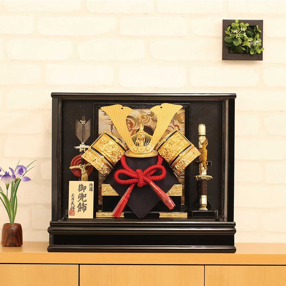 楽天市場】五月人形 コンパクト おしゃれ 上杉謙信公翔龍 兜ケース飾り