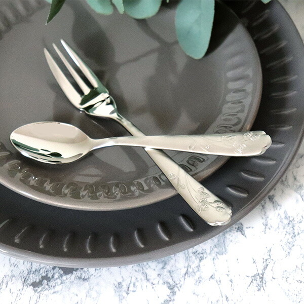 楽天市場】ミントン ヴィクトリア ストロベリー ティースプーン ケーキ