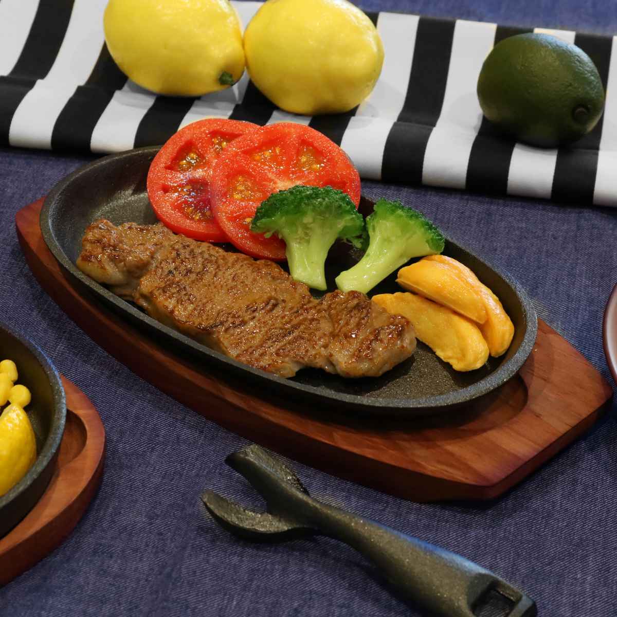 楽天市場】ステーキ皿 小判型 24cm スプラウト 鉄鋳物製 木製プレート