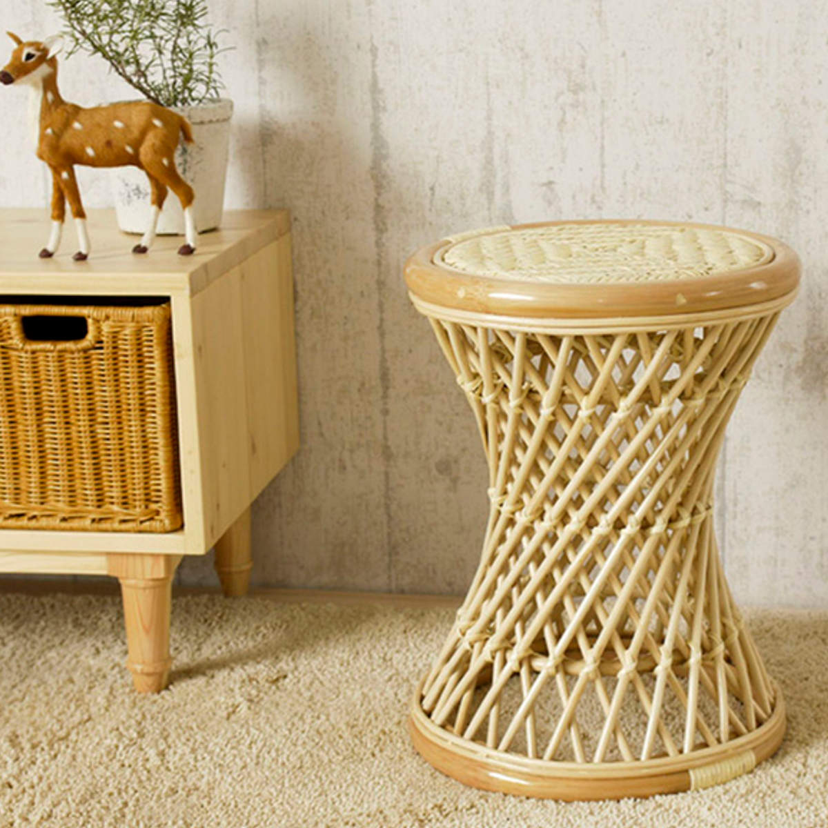 楽天市場】ラタンスツール 丸型 籐製 螺旋組み 座面高44cm （ 送料無料