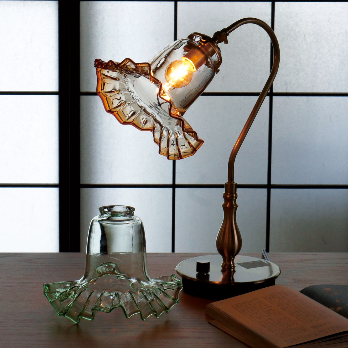 楽天市場】廣田硝子 テーブルライト ガラス製 電笠 フリル緑 卓上