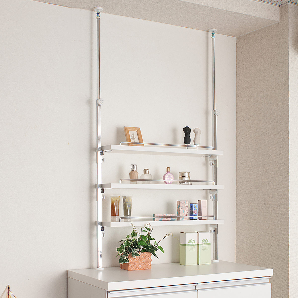 楽天市場】突っ張り カウンター上ラック 3段 幅65.5cm 無段階調整 日本