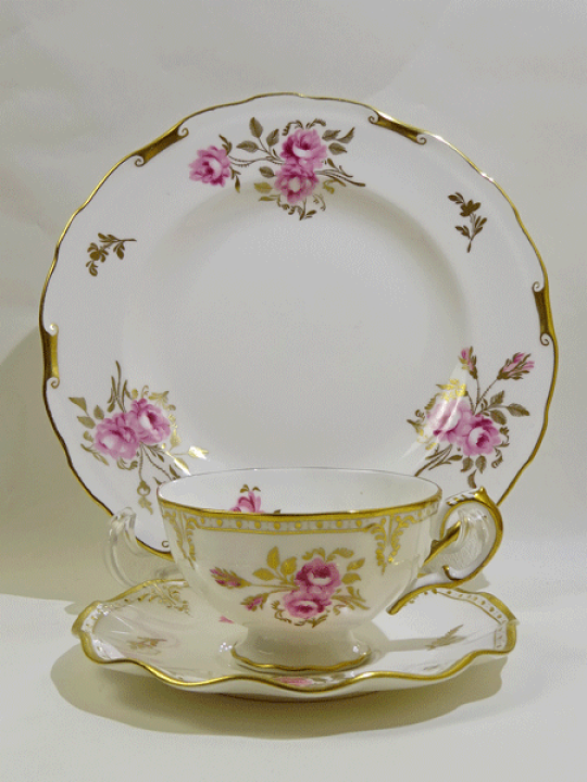 楽天市場】(少し貫入有り)ロイヤルクラウンダービー ピクストンローズ