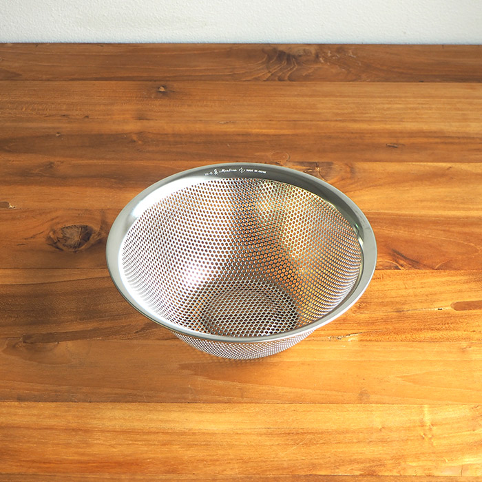 楽天市場】柳宗理 パンチングストレーナー 19cm / Sori Yanagi / ざる