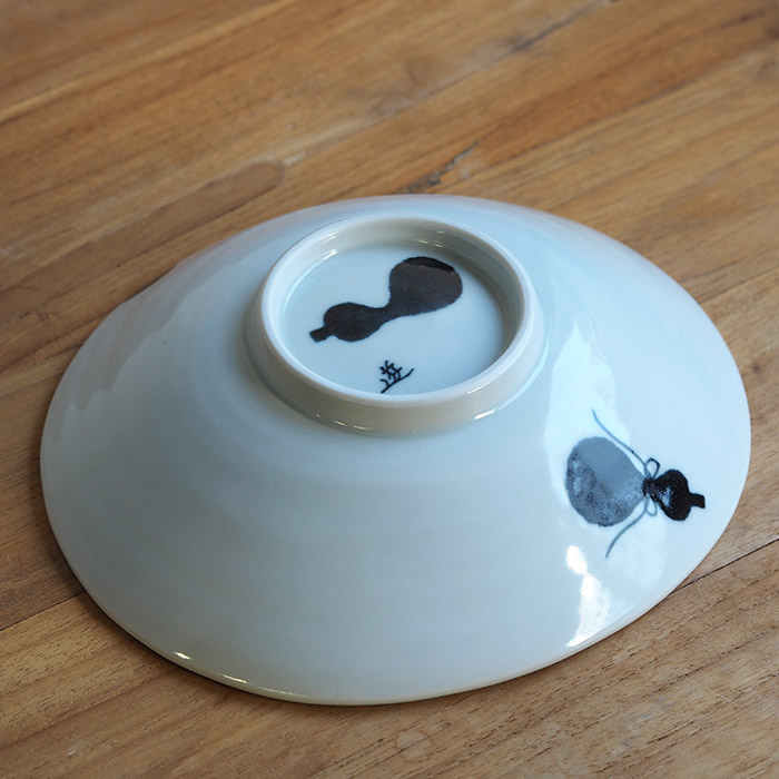 楽天市場】徳永遊心窯 黒呉須 印判 ひょうたん 楕円浅鉢 / 取り皿 銘々