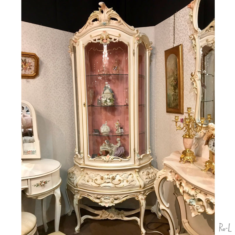 楽天市場】SILIK シリック 1ドア ガラスキャビネット 背面ピンク