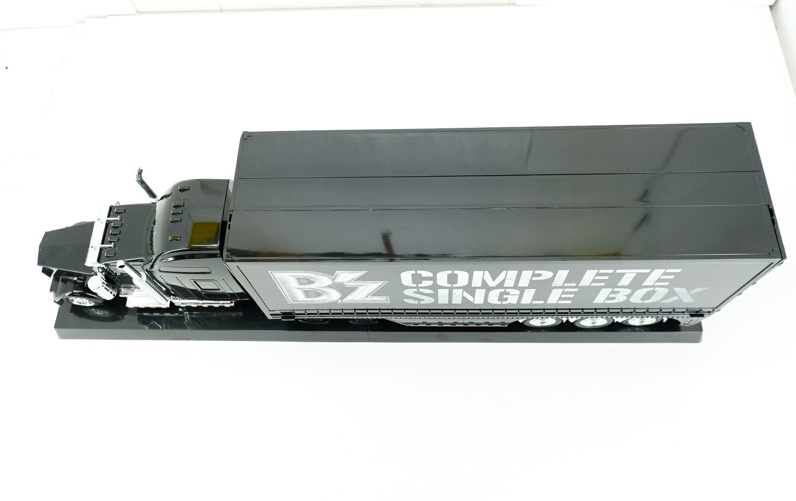 楽天市場】B'z COMPLETE SINGLE BOX Trailer Edition コンプリート