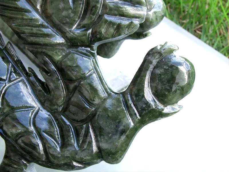楽天市場】○濃いグリーン【玉持ち龍神 サーペンティン（蛇紋石）龍
