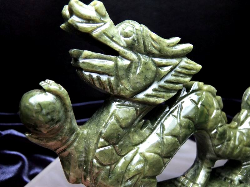 楽天市場】○濃いグリーン【玉持ち龍神 サーペンティン（蛇紋石）龍