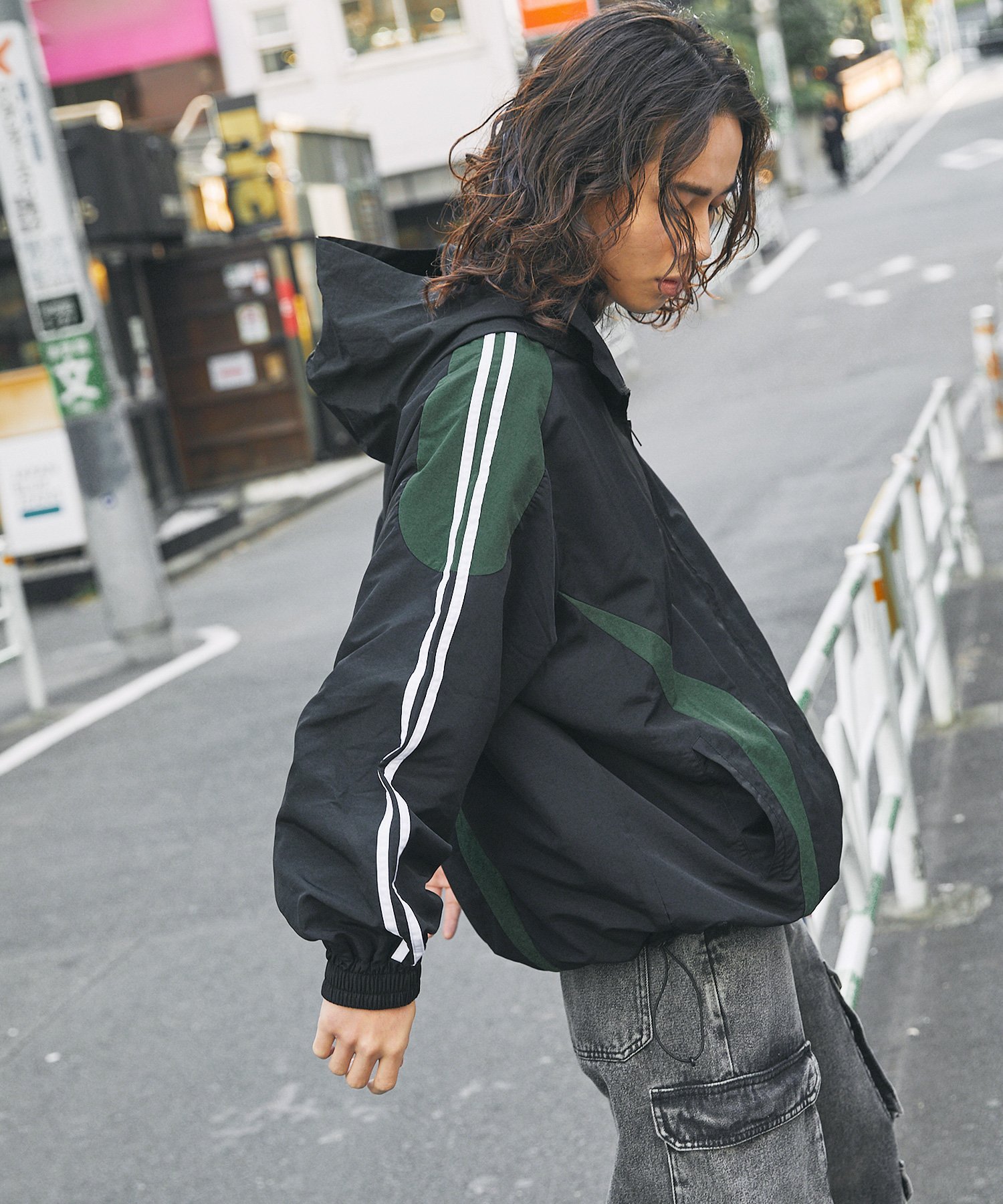 THE CASUAL｜ワンポイント刺繍ロゴ/配色ナイロンバルーントラック