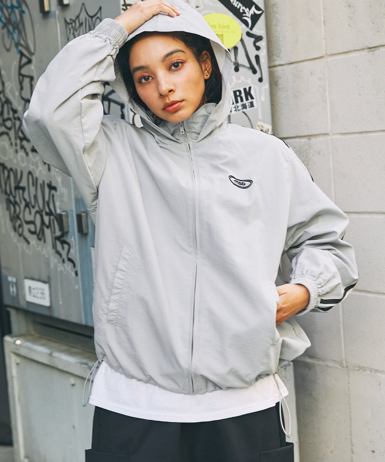 THE CASUAL｜ワンポイント刺繍ロゴ/配色ナイロンバルーントラック