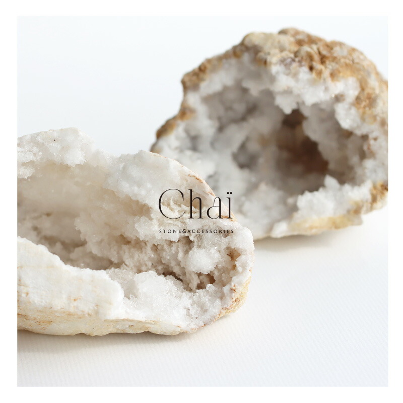 楽天市場】天然水晶 ジオード ナチュラルクリスタル 晶洞 原石 割れて