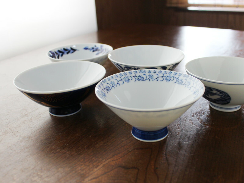 楽天市場】【アウトレット】 藍色レトロなご飯茶碗【柄形おまかせ】※1