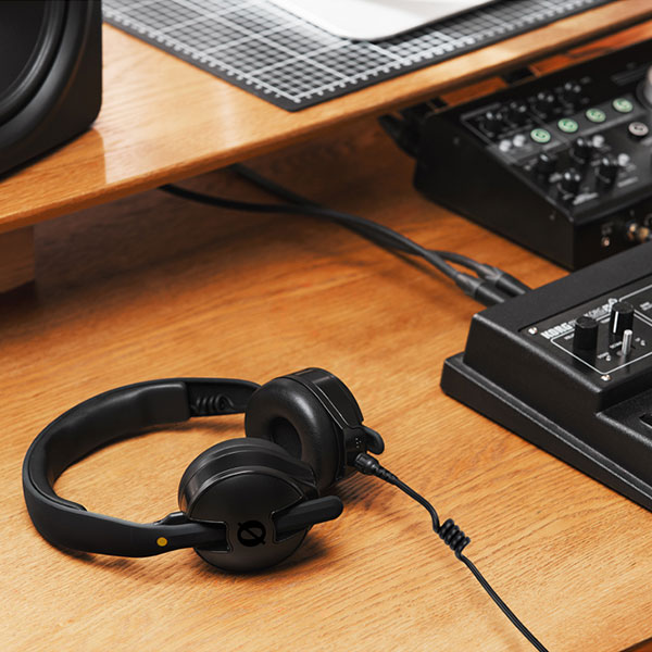 楽天市場】RODE NTH-50 プロフェッショナルオンイヤーヘッドホン NTH50