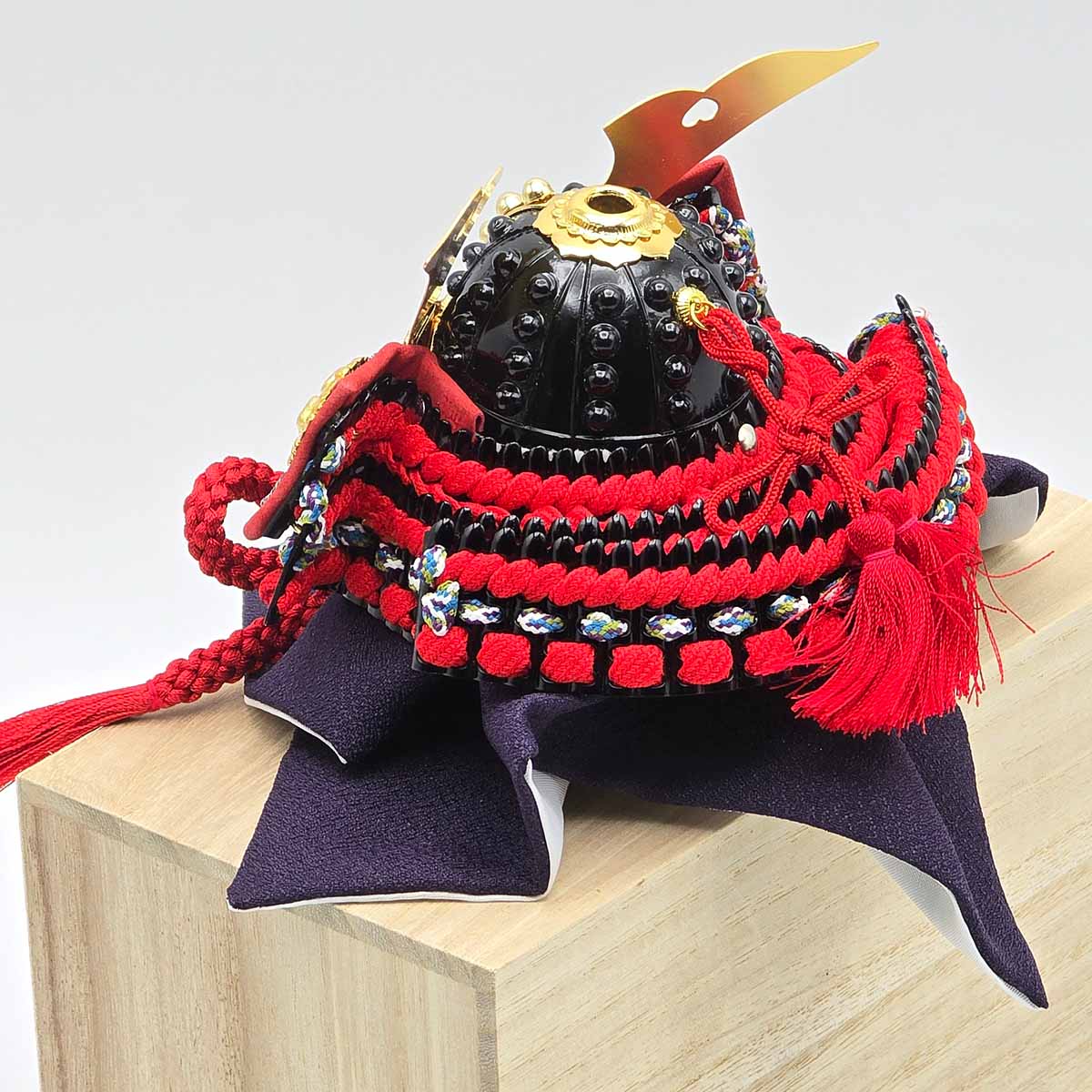 楽天市場】特製小型兜 桐箱入り 8号 大鍬形 長鍬形 吉徳 [ 豆兜 まめ兜