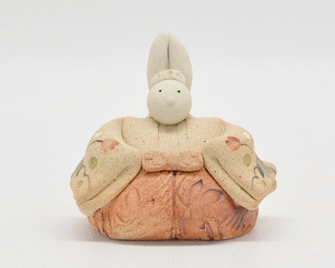 楽天市場】滝上真由美作 陶雛人形 うさぎ 黒台・屏風付き 陶人形作家