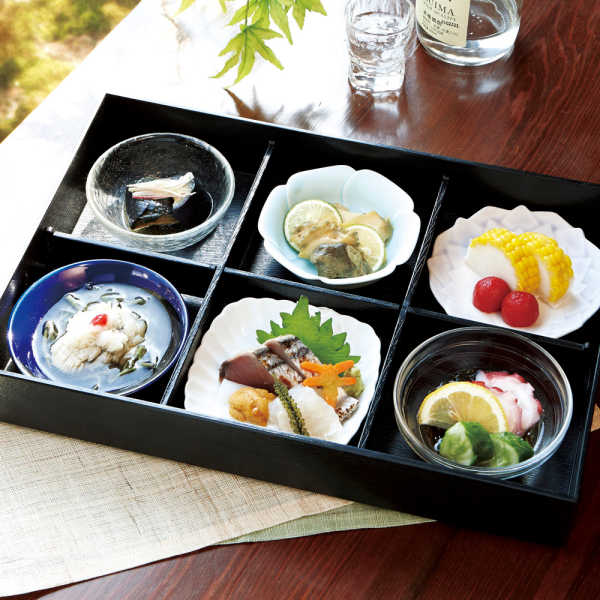 楽天市場】小鉢付き 松花堂弁当箱 6マス仕切り 小鉢付き ABS樹脂黒塗り