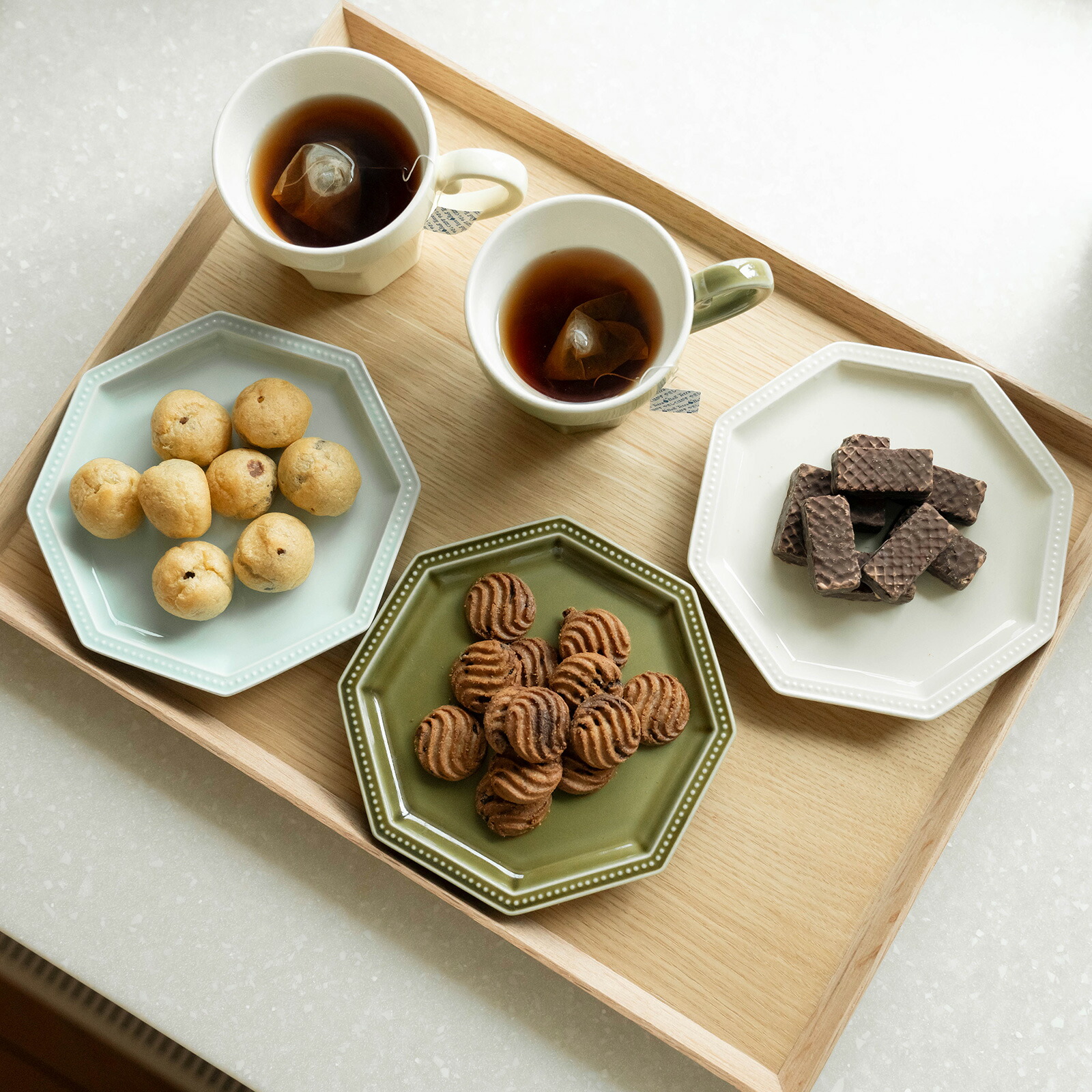 ベージュの八角形陶器皿 ベージュの八角形陶器皿 オンライン ショッピング