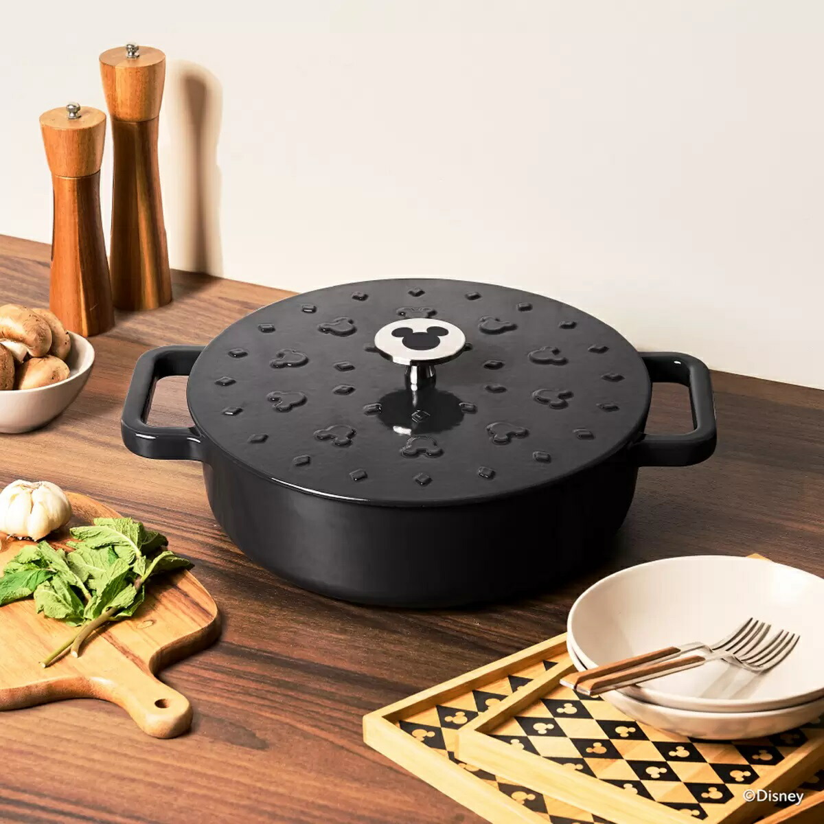 楽天市場】MEYER マイヤー キャセロール 24cm ディズニー モノクローム