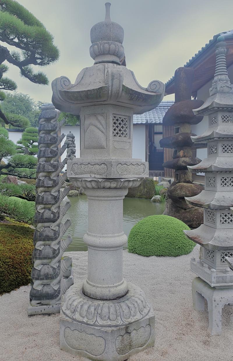 楽天市場】春日灯篭（10尺）高さ約3メートル日本庭園の定番商品