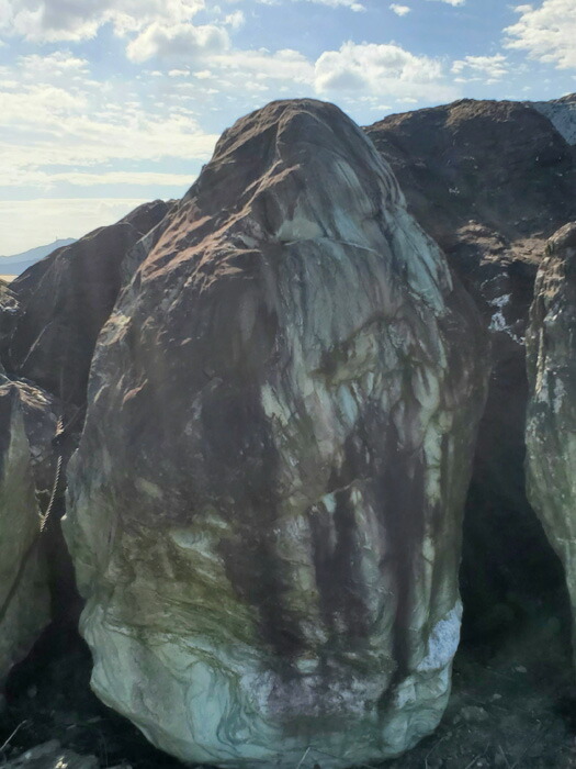 楽天市場】【重量物商品】阿波の青石 庭石【1】・【景石】お庭や玄関