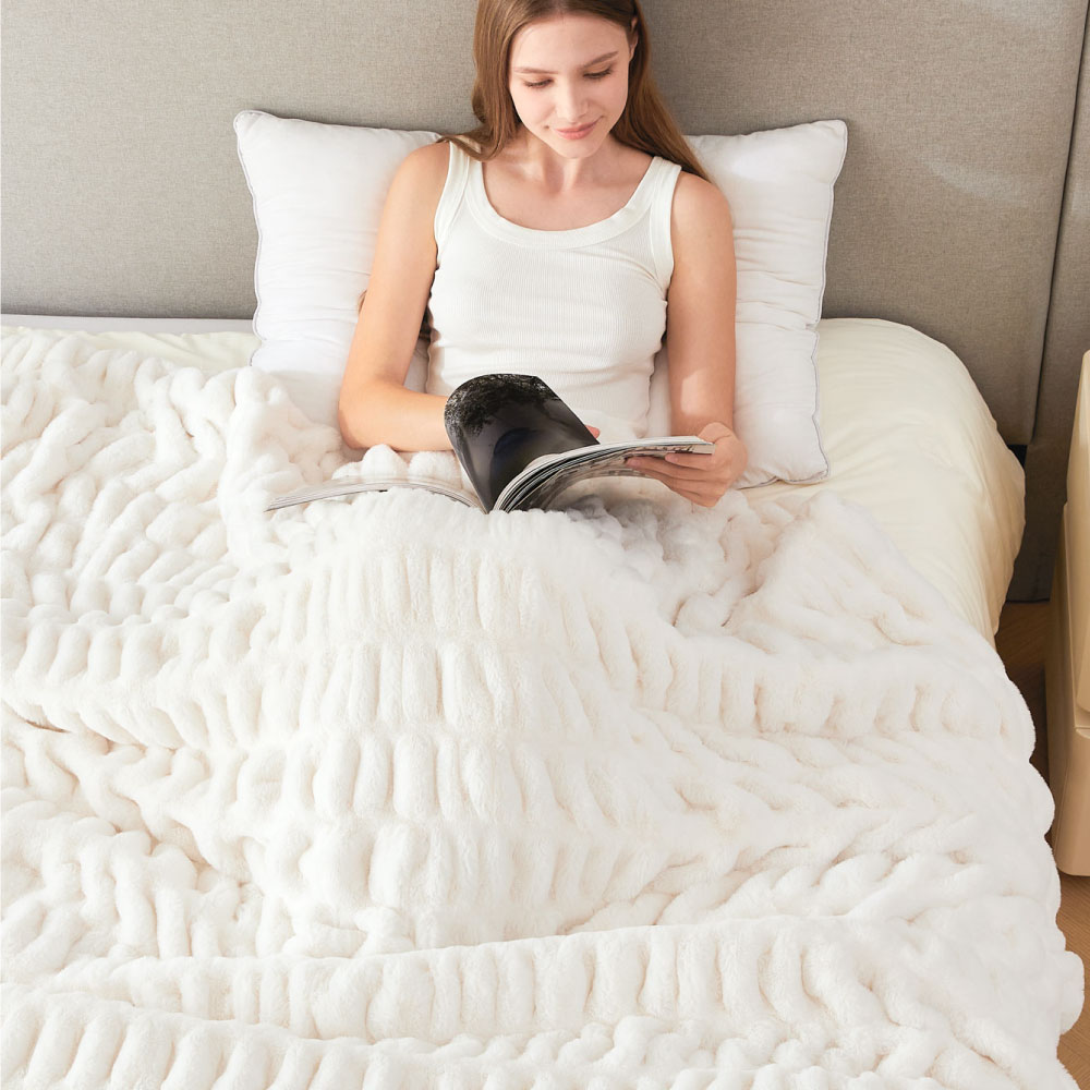 楽天市場】[SS数量限定]半額クーポン3/8 20時〜 NERUS 毛布 【正規品