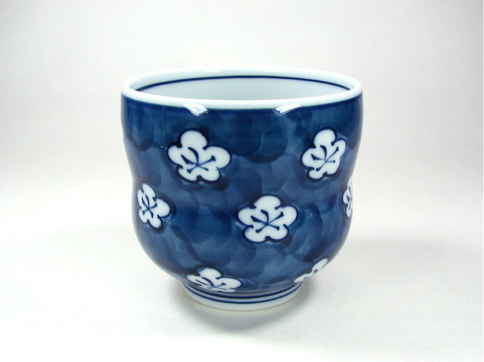 楽天市場】【有田焼】【源右衛門窯】 古染風梅紋湯呑 【源右衛門】【古