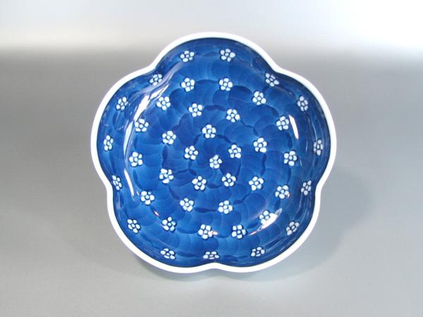 楽天市場】【有田焼】【源右衛門窯】 染付梅地紋梅型小皿 1枚