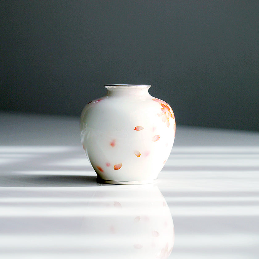 楽天市場】【花瓶】2寸玉形 舞桜文 艶仕上げ | 有線七宝 | 加藤七宝