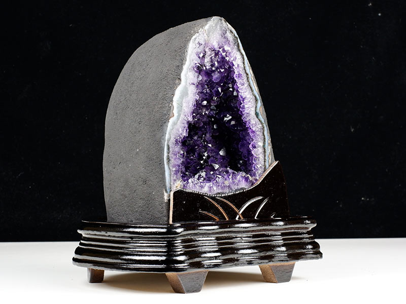 楽天市場】3.8Kg アメジストドーム ウルグアイ産 台座付属 ミニ