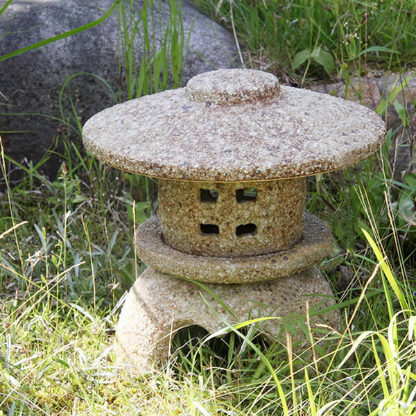 楽天市場】庭 灯篭（ガーデンオーナメント・置物｜エクステリア