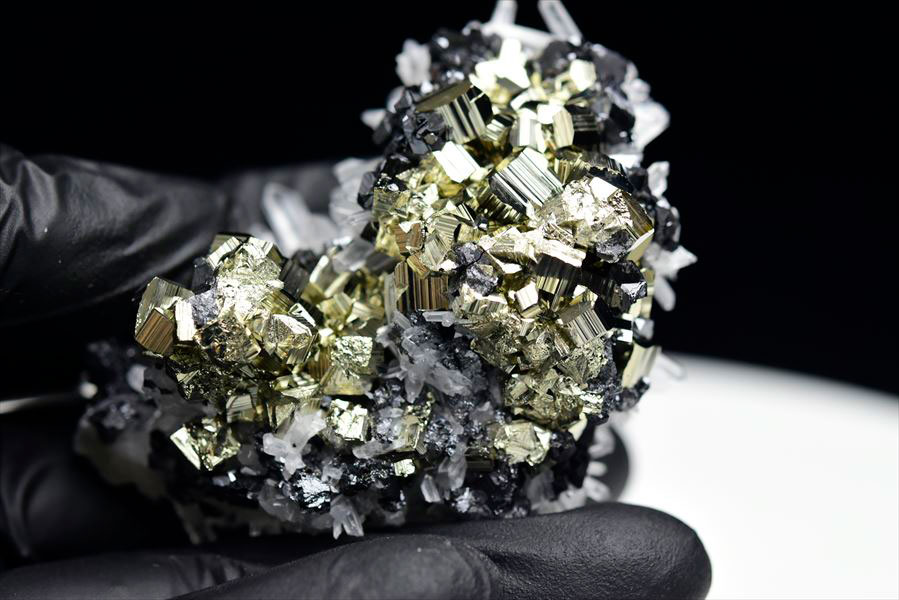 楽天市場】◇水晶共生◇ パイライト 黄鉄鉱 クラスター ミニサイズ【約