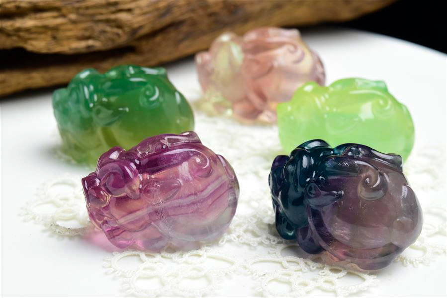 楽天市場】◇正財運◇ フローライト 蛍石 龍亀 ロングイ彫刻 置物 種類