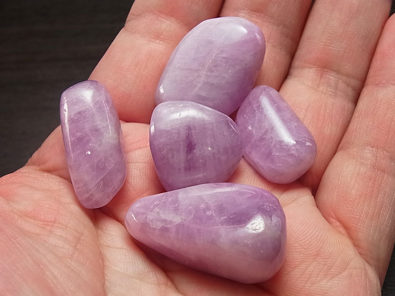 楽天市場】クンツァイト タンブル【アフガニスタン産】【約50g(5個前後