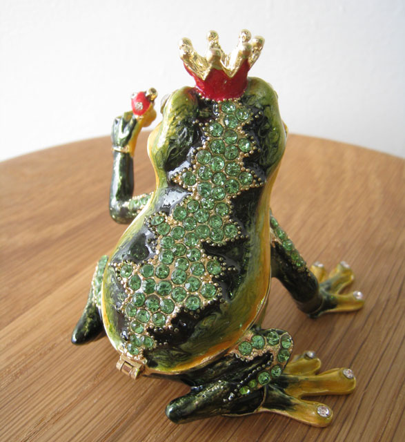 楽天市場】かえる 置物 カエル 蛙 小物入れ 乳歯入れ 宝石箱