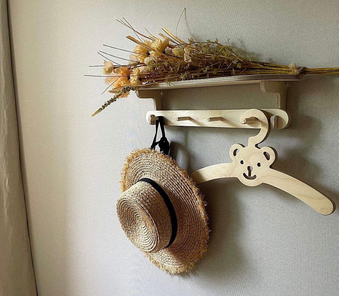 楽天市場】くまさん木製ハンガー 子ども用 子供用 bear wooden hangar